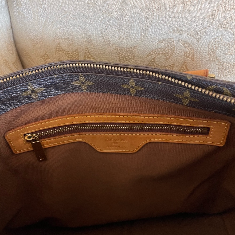 Authentic Louis Vuitton - Picture 9 of 10